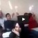 أستاذة تصور تلاميذ يرددون أغاني الوداد بالشهب الإصطناعي داخل الفصل‬