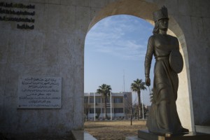 تمثال في الأكاديمية العسكرية
