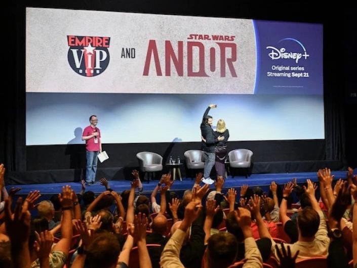 ديزني تستعين بشخصية خيالية من أفلام Star Wars لجذب المشاهدين