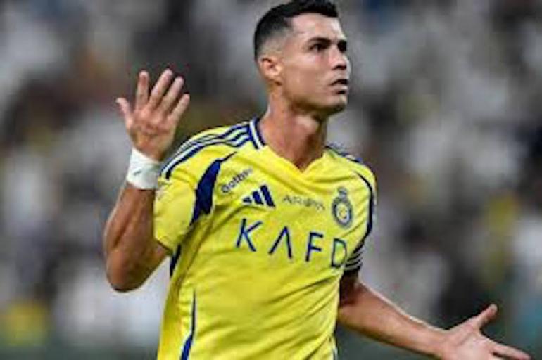 
                                    الدوري السعودي يوجه تحذيرا صارما لرونالدو: لا أحد فوق القوانين مهما كانت نجوميته