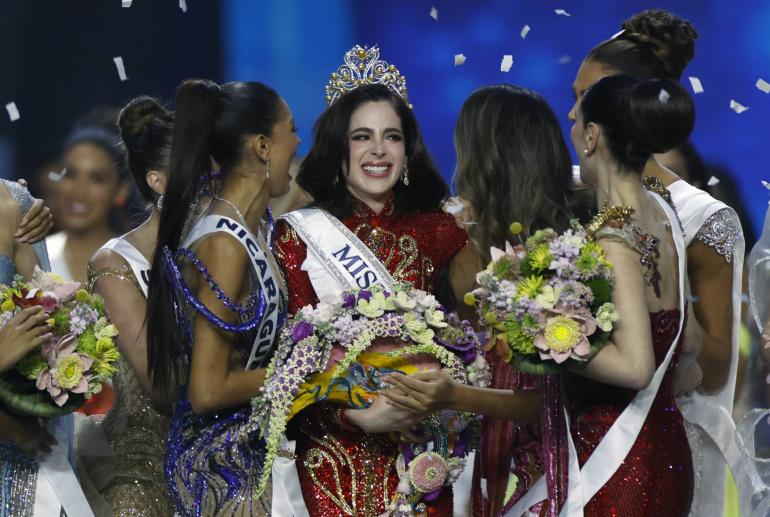 
                                    بعد جدل واسع.. المكسيكية فاطمة بوش تتوَّج ملكة جمال الكون 2025