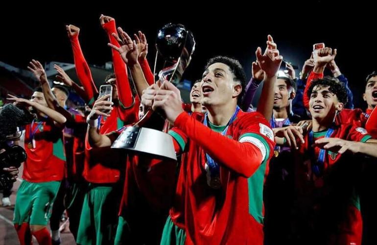 أشرف حكيمي يعلق على تتويج المغرب بكأس العالم للشباب