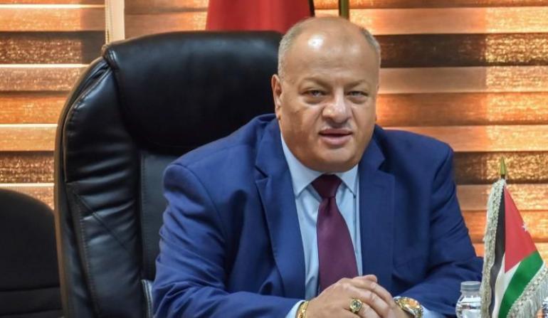 بإدراج فني السيراميك والزخرفة إلى حقوله الإبداعية’... 